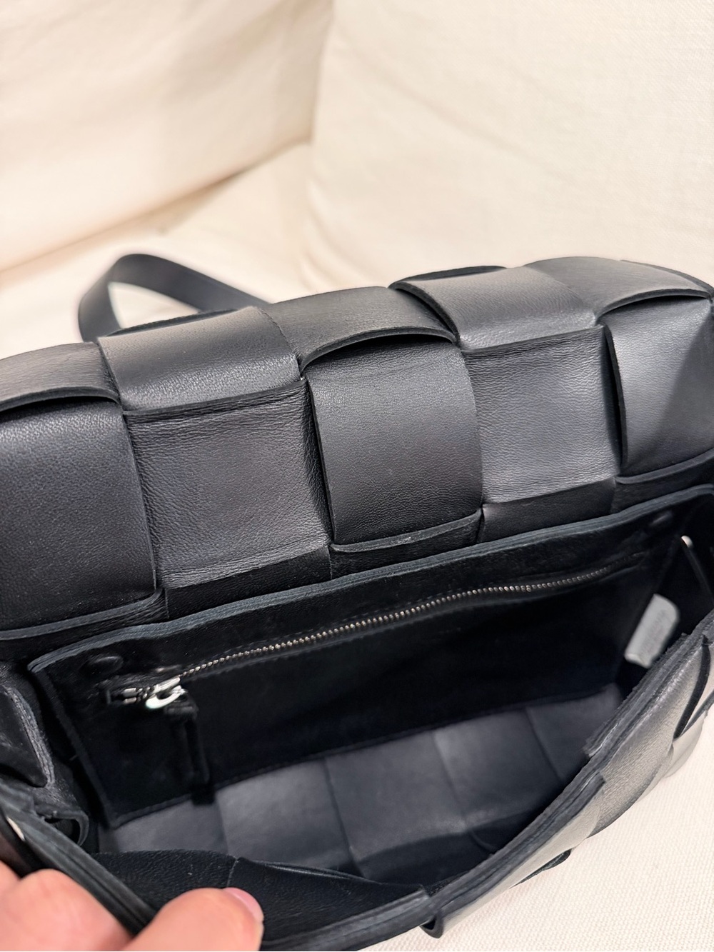 Bottega Veneta Cassette Shoulder Bag in Black - Picture 5 of 8